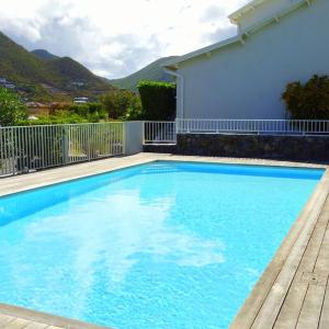 Relaxation 100 m from Orient Bay