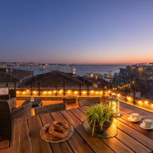 Bosphorus view-Airport shutle-High Speed WIFI-Private parking