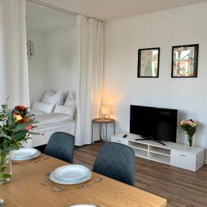 Neu in Dresden Stilvolles Apartment mit Balkon, Küche & Parkplatz