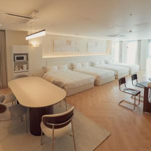Siena-family suite free pickup late checkin and checkout 1 minute from deoksugung palace wagon rental