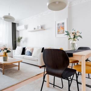 Flat w Balcony Near Taksim Square in Istiklal