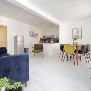 Monti Spacious Apartment 2