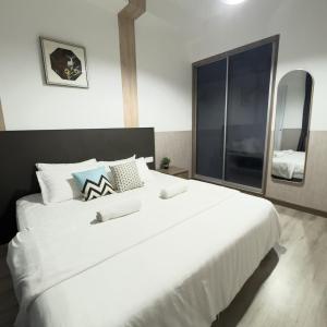 Honeymoon Suite