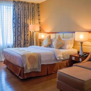 The Avenue Plaza Hotel