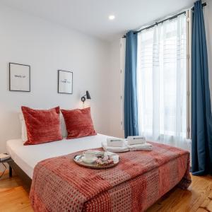 Colorful & Elegant Apartment by HostWise