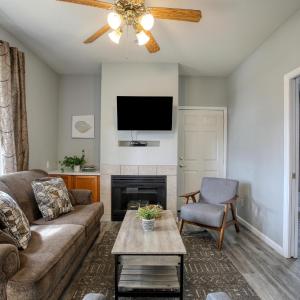 Pacific Plaza #604 - Coral Condo - 1BdrmD-K-QSofa