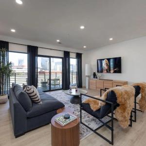 Plush Haven-2 Unit Combo-Walk To Broadway