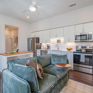 Harmony Octave-2 Units-Pool/Gym-4 Mins to Broadway