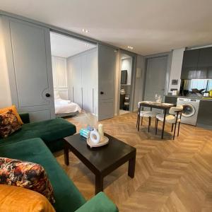 Cosy & Modern apartment with balcony, fiber WiFi & air conditioning Close To KFC & Mcdo Bd 2 Mars In The Heart Of Casablanca