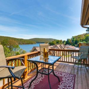 Deep Creek Lake Townhome w/ Deck & Water Views