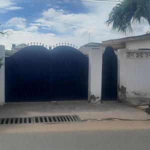 2 bedroom Self Compound Osu Private Home