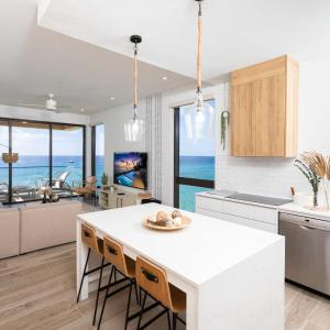 SeaDreams 8 - Luxury Condo with Shared Pool, Hot Tub, Rooftop Lounge