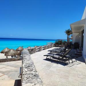 Beach Front Flat!!!