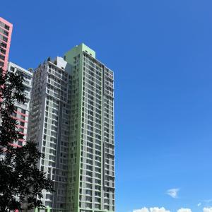 La Casa Zen - Cozy Studio with private Wi-Fi, complimentary access to Fitness Centre, swimming pool and stunning city view located near the CBD of Ortigas, Makati, BGC