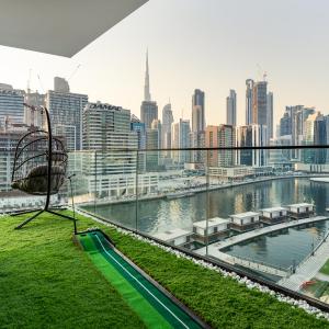 Burj Khalifa View Suite with Huge Balcony and Infinity Pool