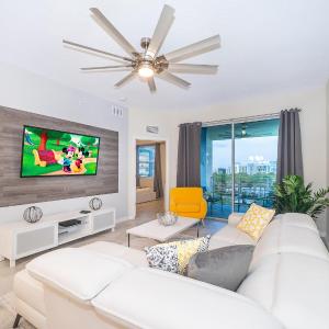 3150-308BR STOREY LAKE, CONDO 3/2 POOL VIEW