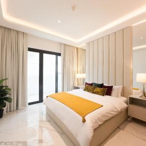 Modern Retreat at Azizi Azure, Meydan