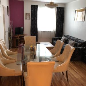 Apartment Domino