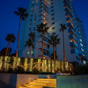 Chic 2BR l Pool Access, Free Parking & near TGV
