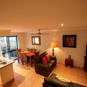 Belongil Beach Apartment - 3 - 41 Childe St