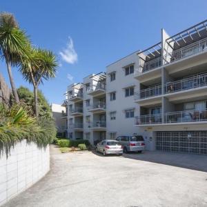 Entire 2BR Apartment, Onehunga, Easy Check-In