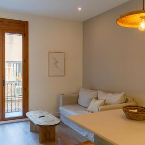 Bright Gràcia apartment by Maison Piñata