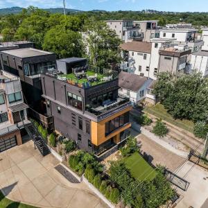 Luxurious Celebrity Home in Nashville