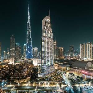 5 Min Walk Dubai Mall, Burj Khalifa & Fountain View, Gym, Pool, Burj Royale , 500MBPS Wifi