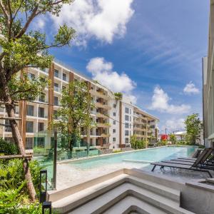 Work away from home at Space 805 with coworking, pool, gym and sauna