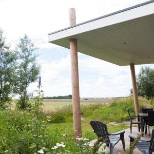 Bungalow in Sint Maartenszee near the beach