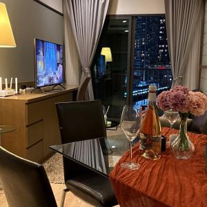 Long Stay Cozy&Warm Condo BTS Thonglor 2-min walk Pool Gym WiFi
