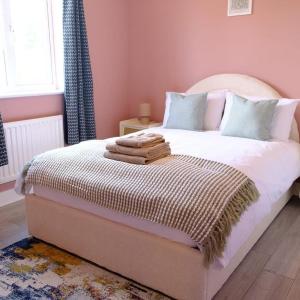 Haydon Stays Swindon 5bed Sleeps 9