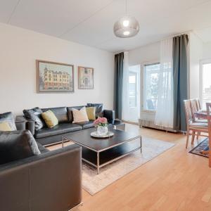 Central Luxury Stay w Vintage Charm & Sauna