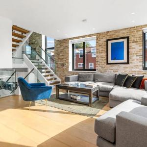 Sophisticated 4-Bedroom House