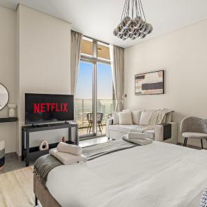 VayK - Elegant Canal View studio in Business Bay