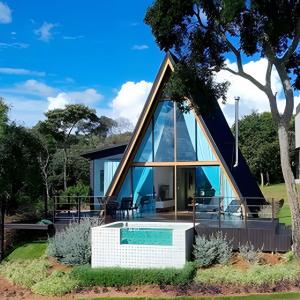 Cabana com piscina e vista de tirar o fôlego!