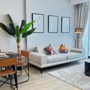 Modern & Fully Furnished 1BR in Heart of JVC