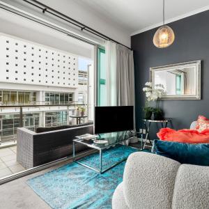Sleek Waterfront Escape on Princess Wharf Artful 2BR Apartment