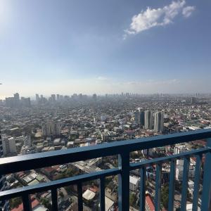 Heart of Makati, Fully furnished condo, cbd central location