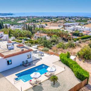 Villa Rhea by Villa Plus