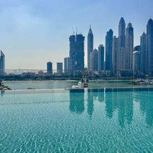 Stylish Apartments at Beachfront with Pool&Gym Access