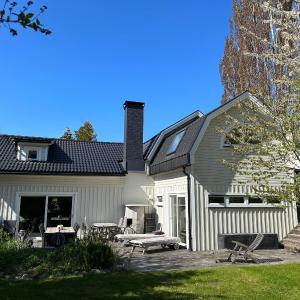 Harmonious villa with sauna in a quiet area