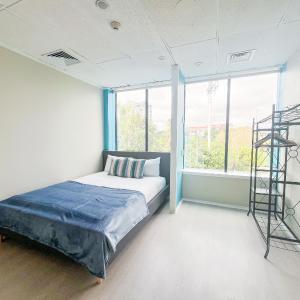 Private Room in Akl CBD Hostel, Near Train & Bus