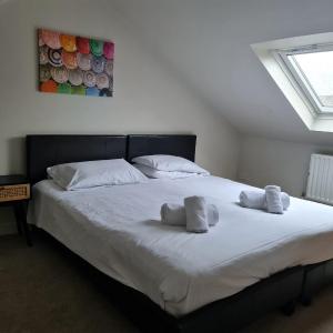 Swindon City Centre Duplex - EnterCloud9SA