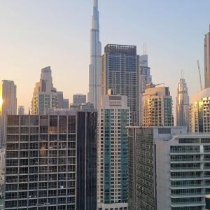 2Bedroom Apartment with Canal View in Business Bay