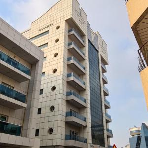 Bur Dubai Premium Sharing Hostel 2 Mins from BurJuman Metro