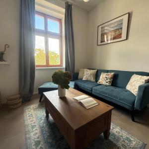 One-bedroom newly renovated apartment with Netflix