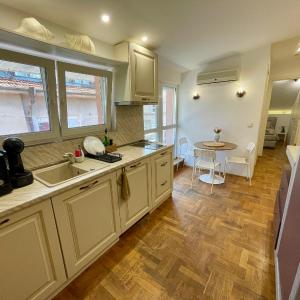 -The Shell- Cozy Super Central Apartment with Terrace