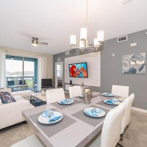 3121-304FR STOREY LAKE, CONDO 2/2 LAKE VIEW