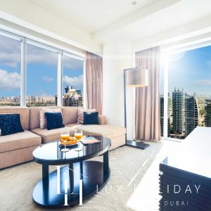 LUX The JW Marina Suite